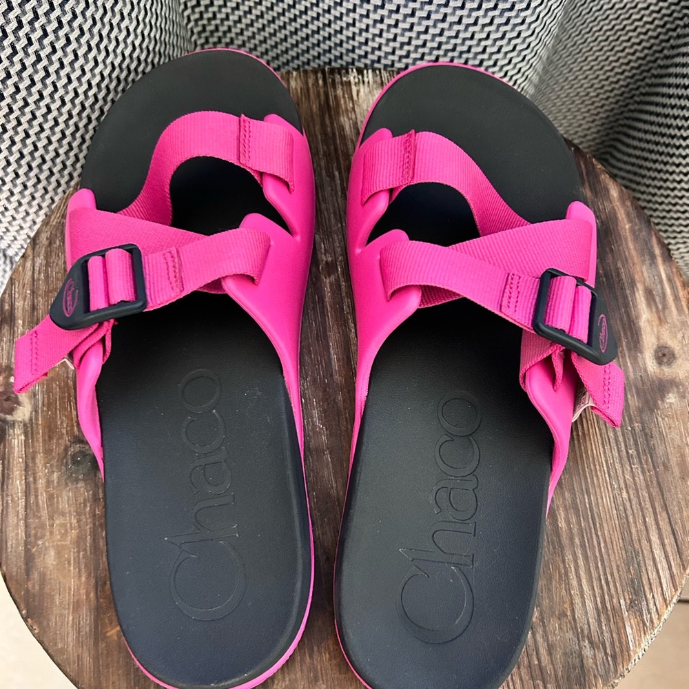 Chaco Fuchsia and Black Slide Sandals - Picture 3 of 8